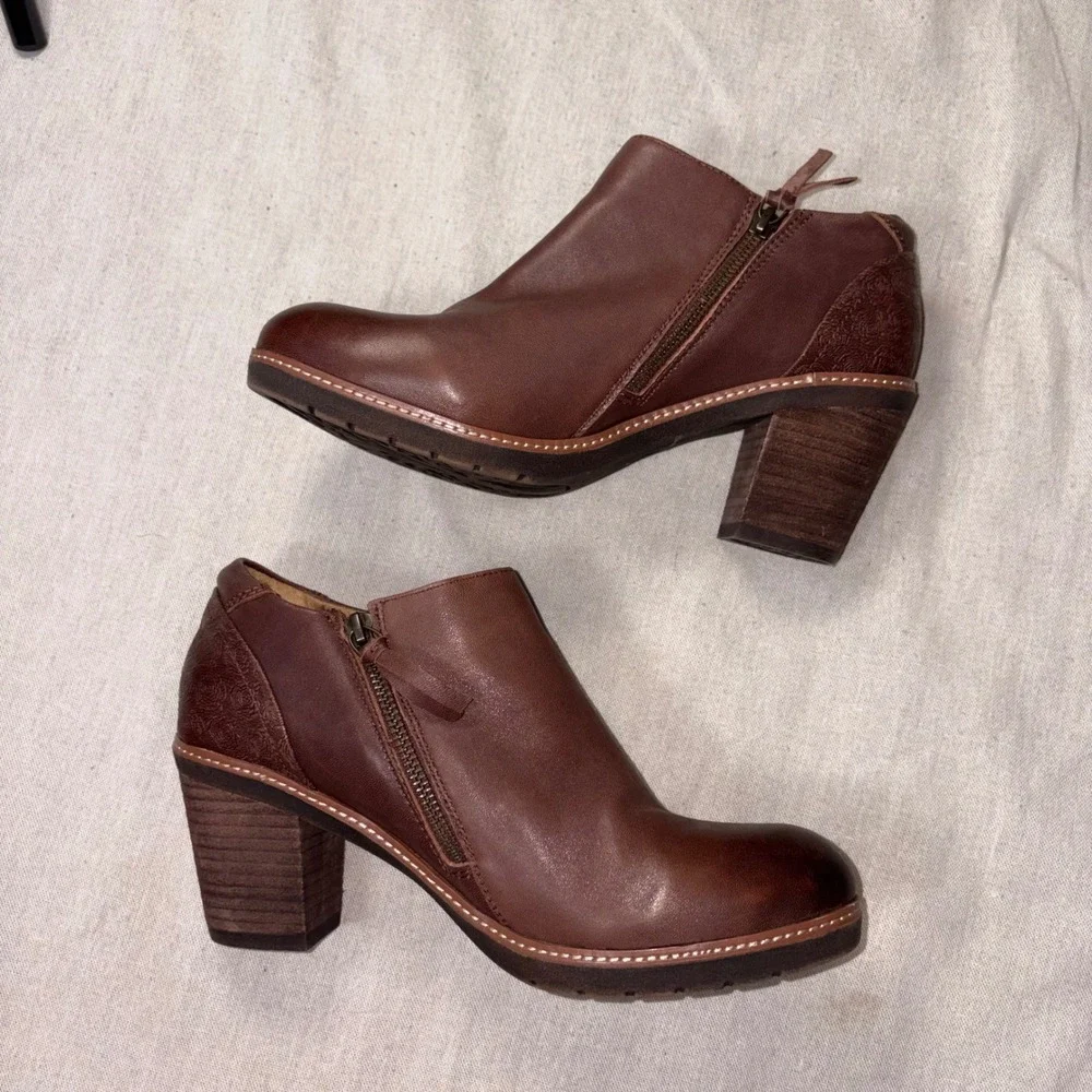 Halsa‎ Rylee Womens Brown Leather Ankle Boots Size 10M HM200407-02 Stacked Heel